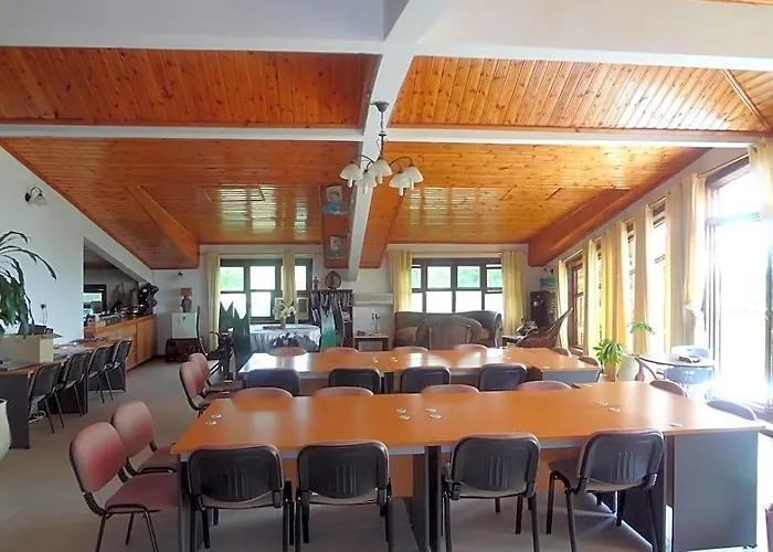 Roc Heights Lodge