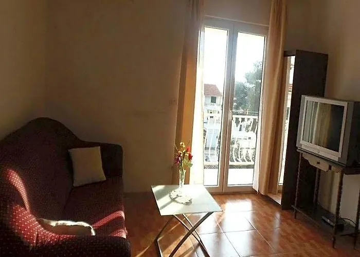 Apartments Jela