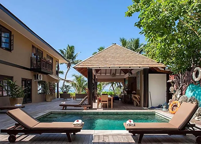 Villas Des Alizes Beachfront Suites