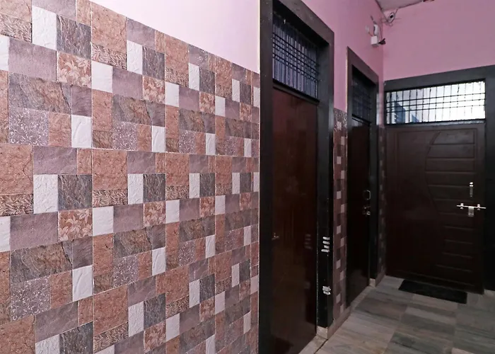 Oyo Krishna Hotel