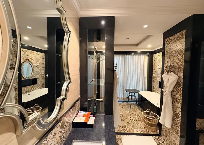 Mayfair Lake Resort