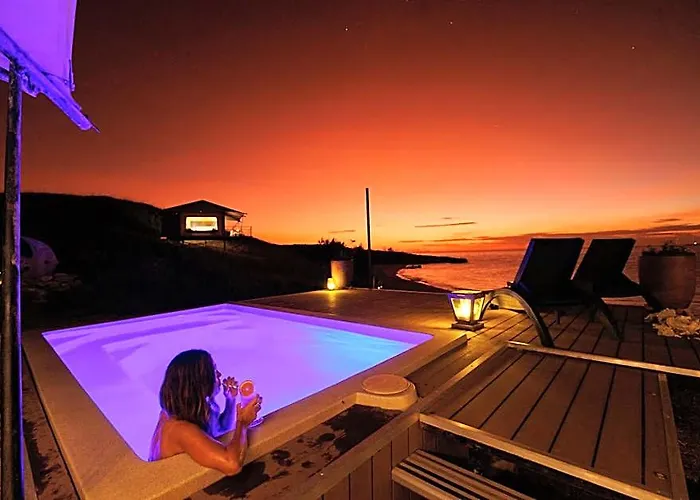 Bremer Island Banubanu Beach Retreat