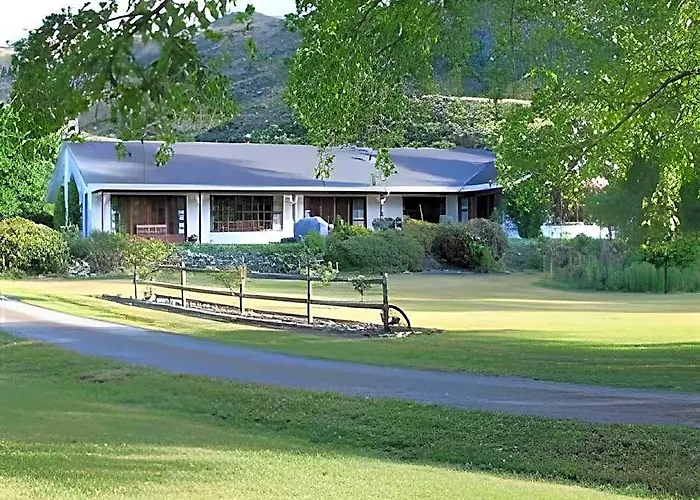 Castle Hill Lodge Bed & Breakfast