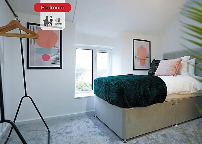 Serene 3Br Cottage Escape: Parking, Kitchen, Wi-Fi