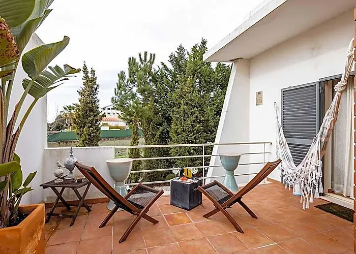 Tranquil Retreat In Sesimbra With Private Entrance And Stunning Views