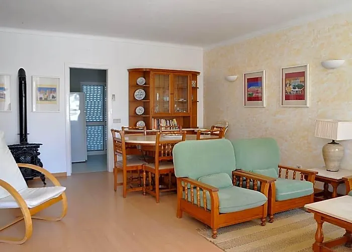 Villa In Vilamoura With Pool Near Golf Courses