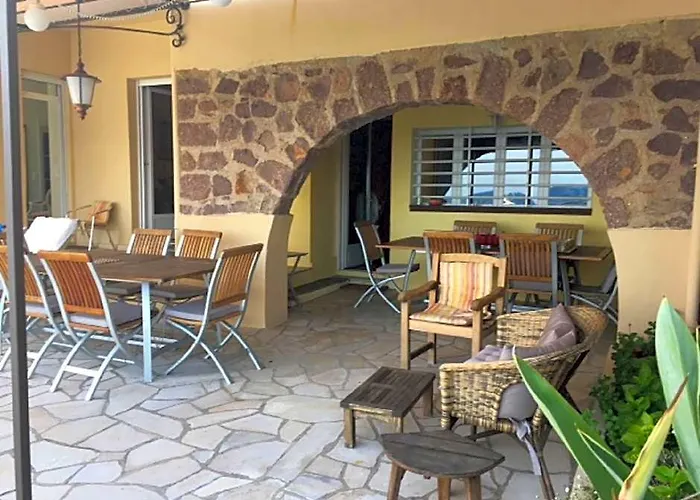 Villa With Private Beach - Villa Lou Cade