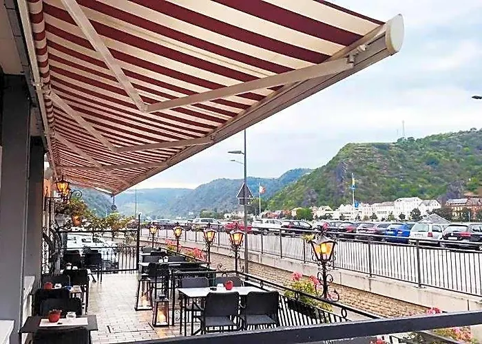 Hotel Zum Goldenen Loewen - Restaurant - Panoramabar - Terrassen - Events - Rheinblick - Geschichte Seit 1728