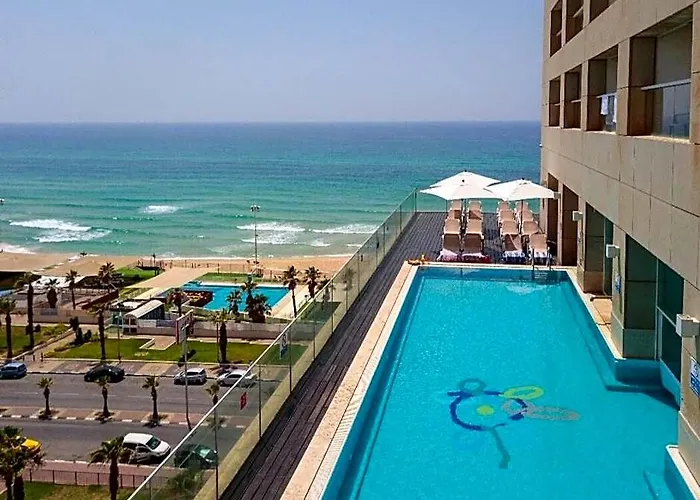 11Go To Bat Yam Balcony/Pool/Parking!