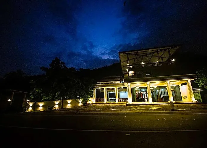 Dee Ella Hotel