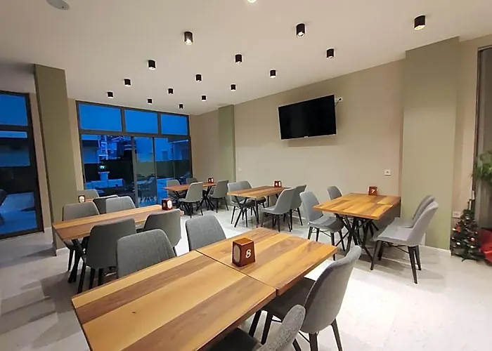 The Brothers Suit Otel