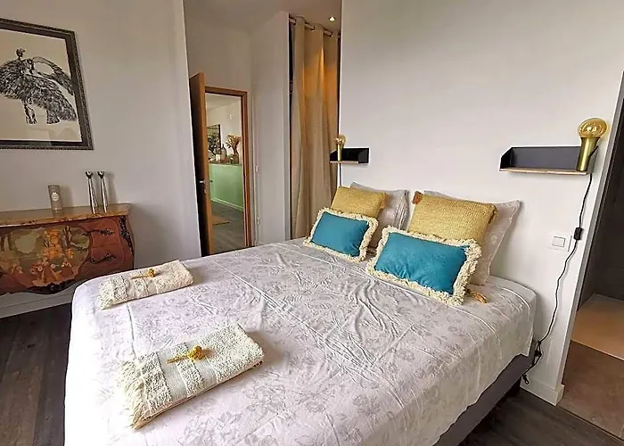 Casa Lunga In Erbalunga - A Stones Throw From The Beach