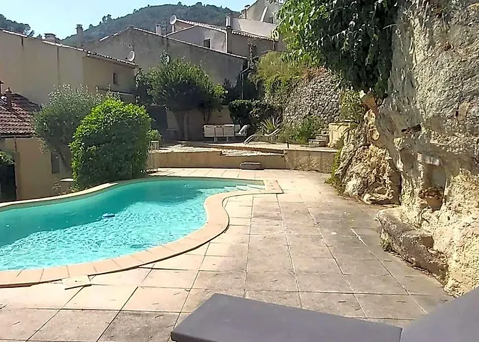 Villa In Meounes-Les-Montrieux