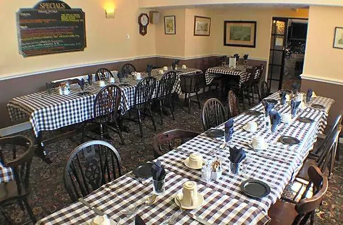 Fox & Hounds Inn