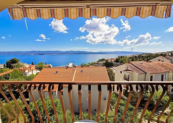 Holiday Apartment With A Balcony And Sea View, Just 300 Metres From The Beach