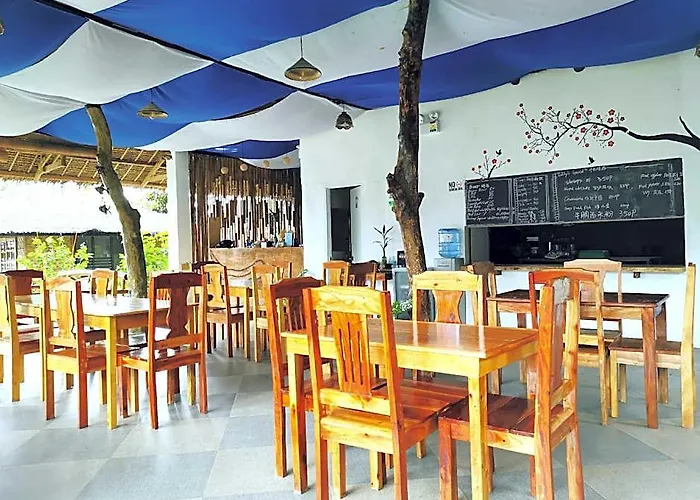 Kokomo Dive Resort Accommodation Hotel