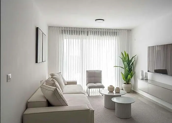 Warm & Modern 2Br By The Sea L Mamad