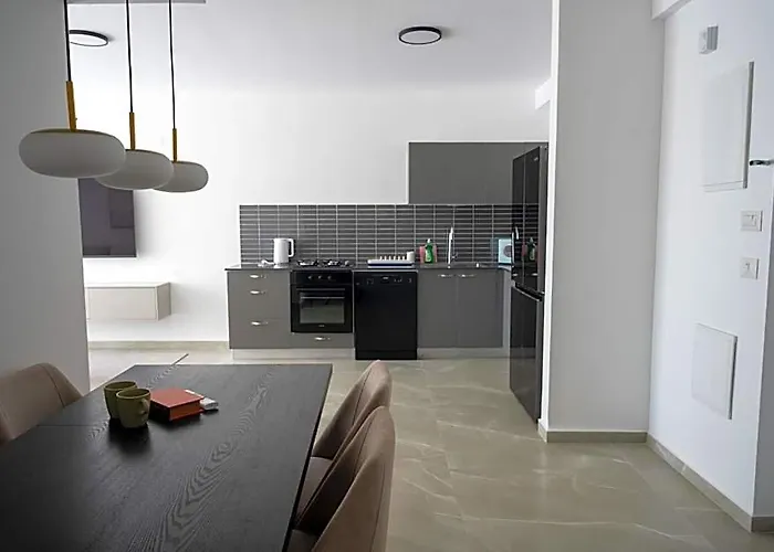 Warm & Modern 2Br By The Sea L Mamad