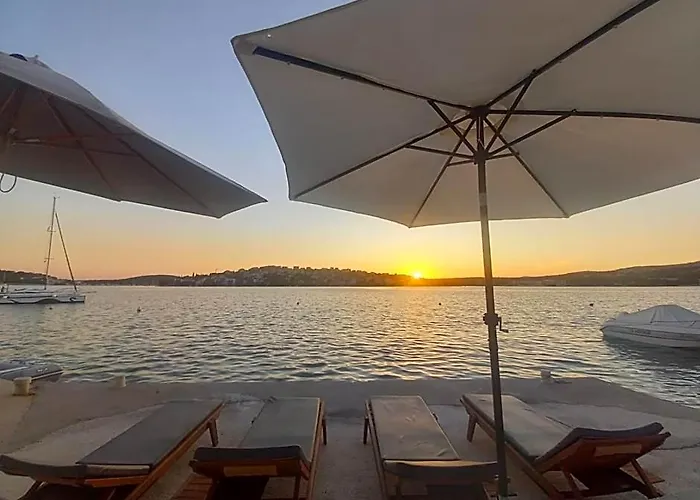 Villa Lux Apartments