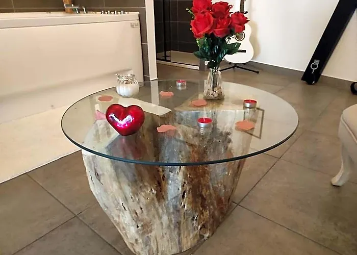 La Chambre Des Tentations , Love Room Avec Jacuzzi