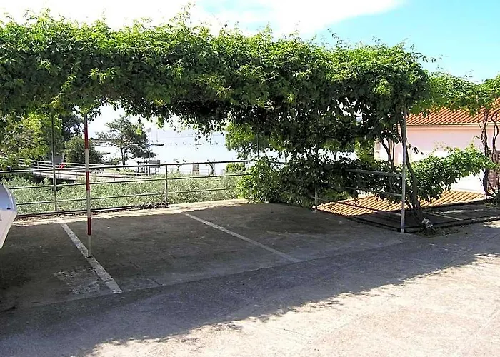 Apartments Iva