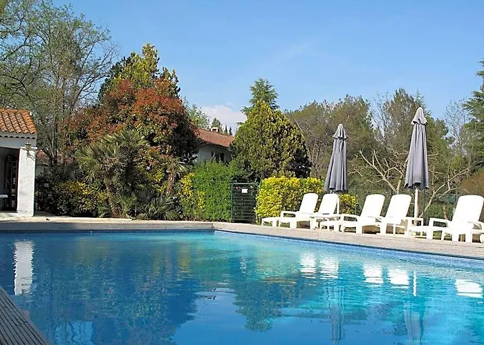 Residence Miro, Gites Equipes Ete Et Hiver, Tennis, Piscine