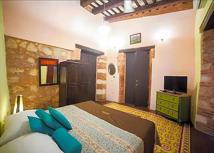 Dona Elvira Boutique Hotel