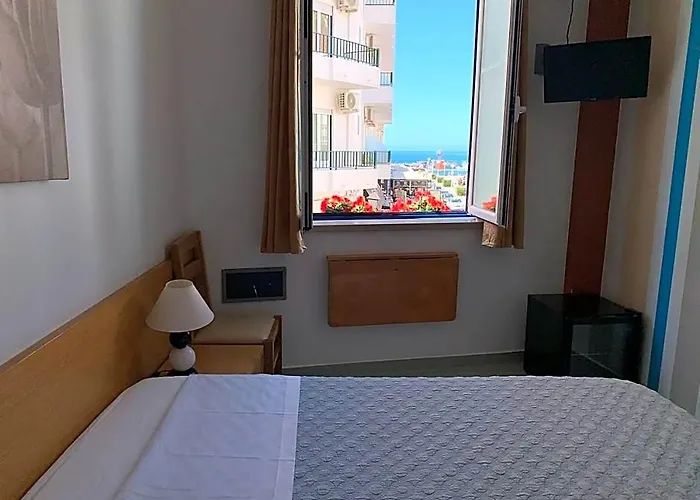 Weaa Hotel