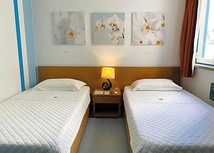 Weaa Hotel