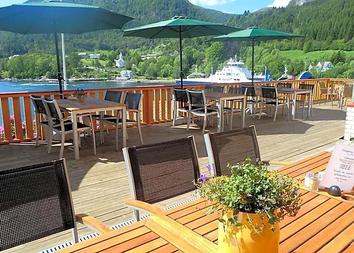 Lavik Fjord Hotel & Apartments
