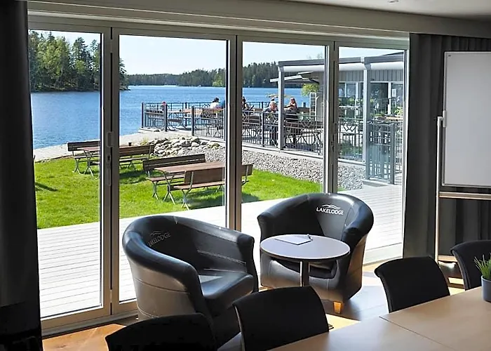 Lakelodge