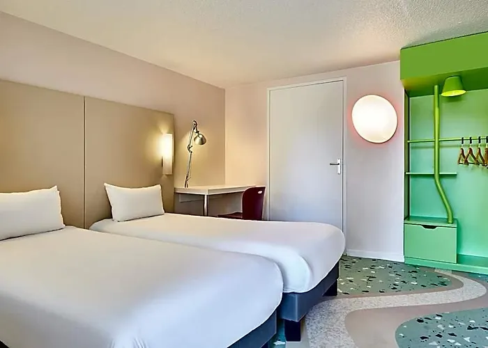 Greet Hotel Versailles - Voisins Le Bretonneux