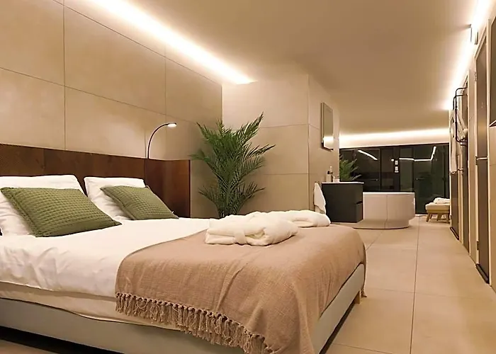 Hike & Bike Hotel