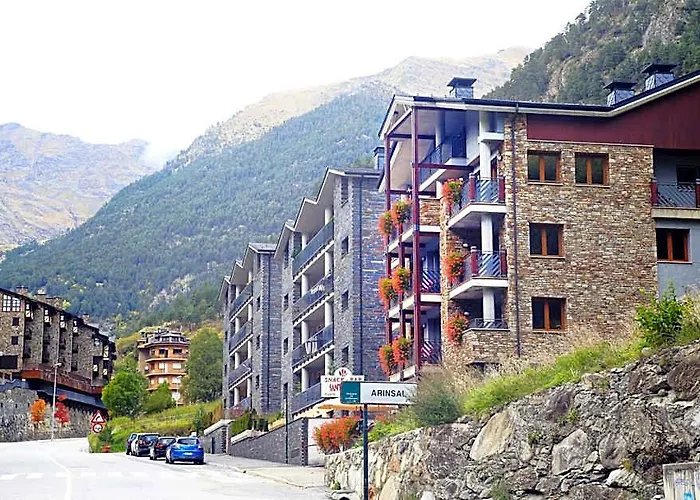 Vista Arinsal Apartments