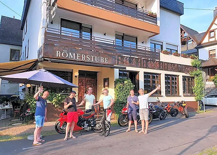 Roemerstube Apartments & Rooms