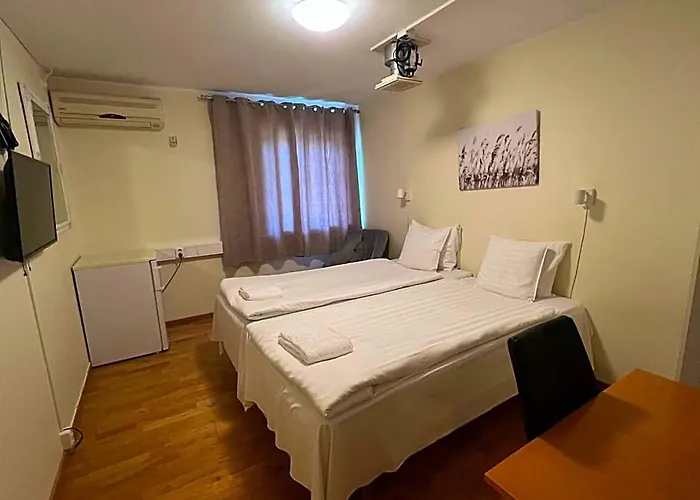 Izkamage Hotel