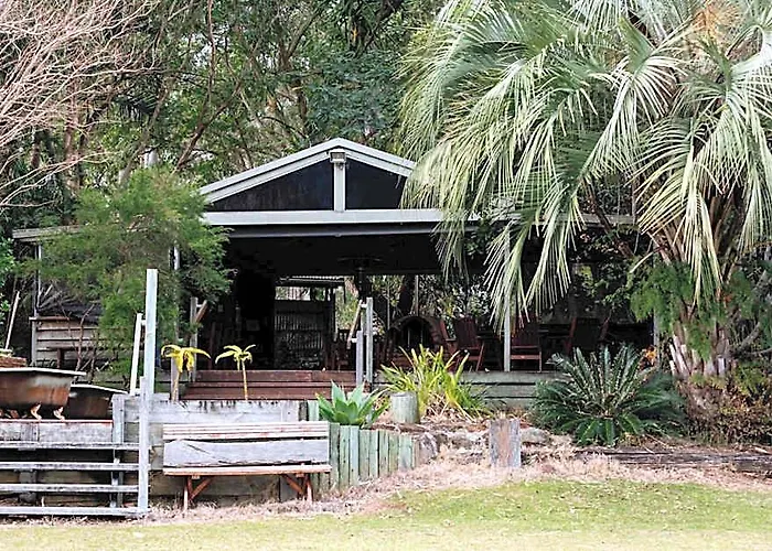 Tuckeroo Cottages & Gardens - Blue Wren & Kookaburra