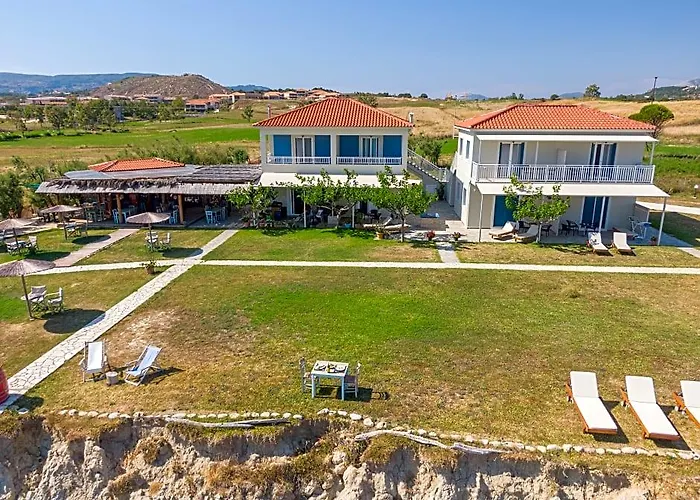 Chloe Apartments