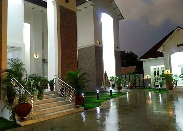 Castle De White House Hotel