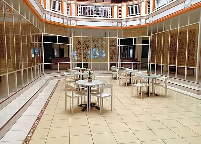 Hotel Dragon Palace