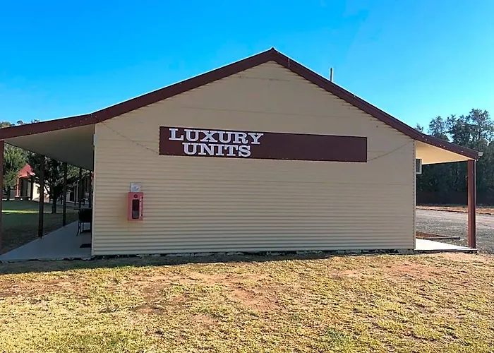 Outback Quarters Motel Hay