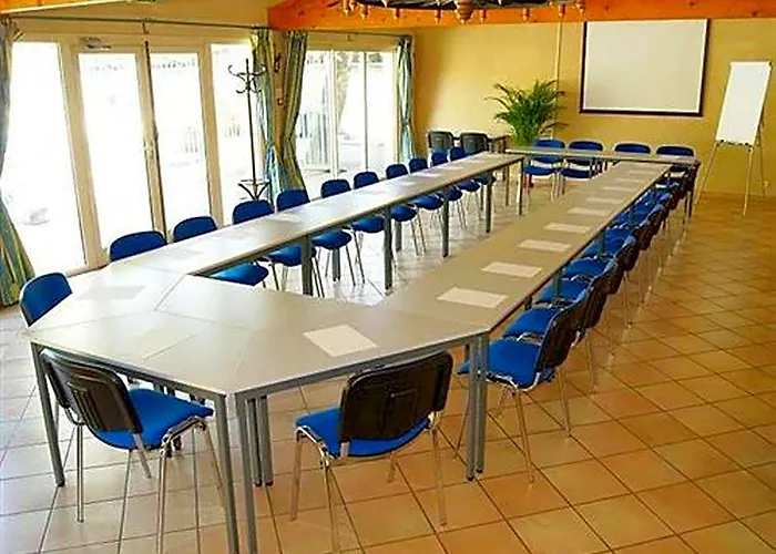 Logis Hotel Acotel Avignon Nord