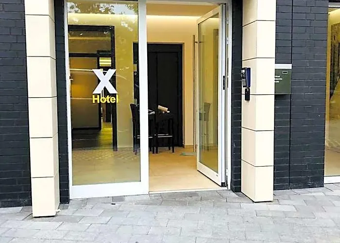 X-Hotel