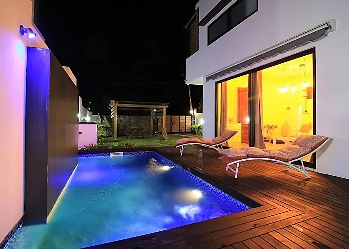 Villa Grain De Cafe, 4 Chambres Piscine Acces Plage