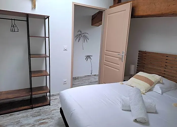 Chambres D'Hotes Chateau Pierre De Montignac
