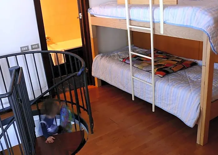 Th 1400 Hotel