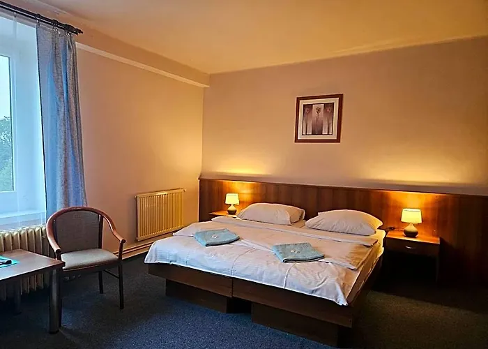 Hotel Trim