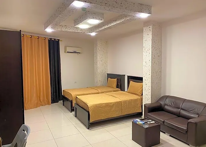Sara Crown Hotel