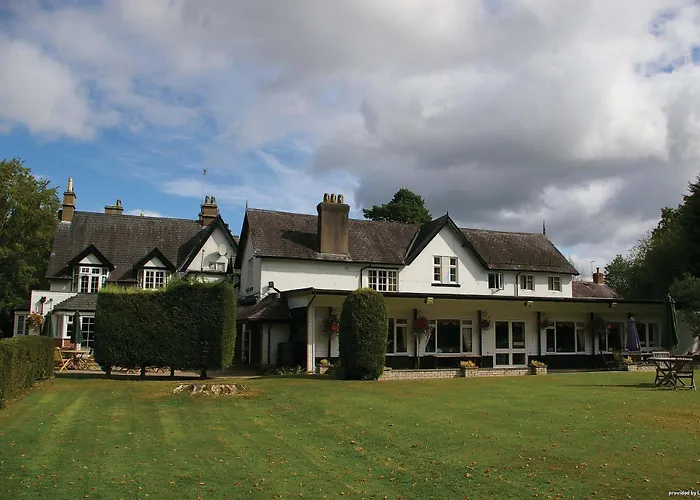 Cross Lanes Hotel