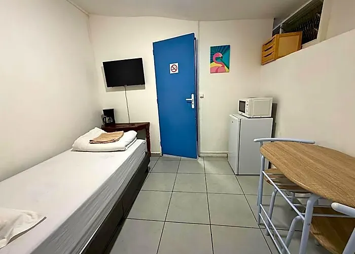Azur Hotel